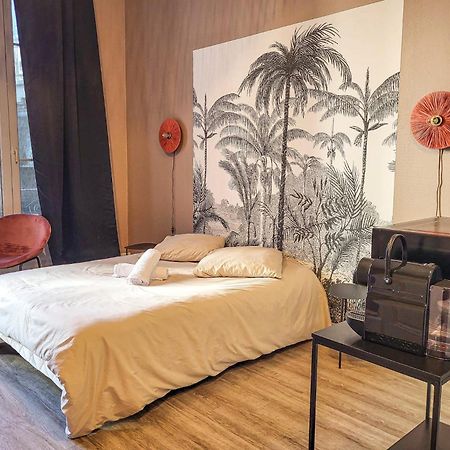 Suite Petraa Лион Екстериор снимка