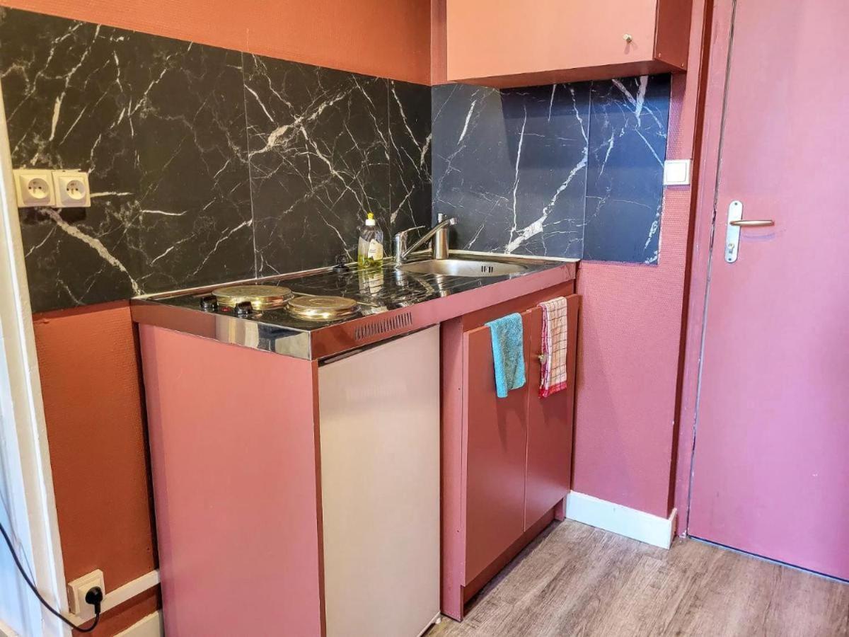 Suite Petraa Лион Екстериор снимка