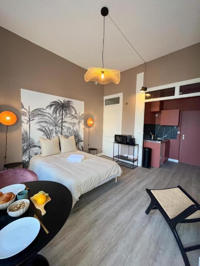 Suite Petraa Лион Екстериор снимка